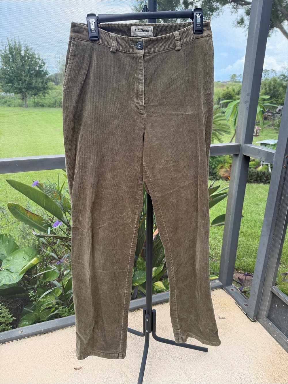 L.L. Bean curvy fit 8 tall Olive Green Corduroy Straight-Leg Pants